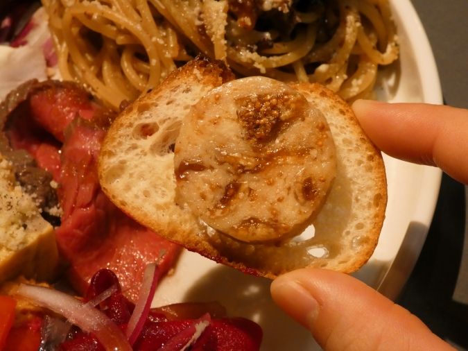 o/sio FUKUOKA イチジクバターのブルスケッタ