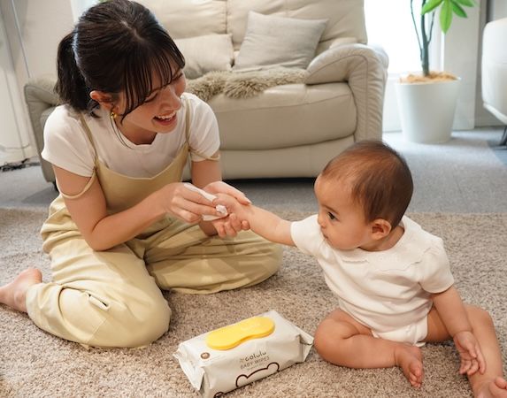 おむつ替えのストレスを軽減！99%純水の極厚ふんわりな「coluluのおしりふき」登場