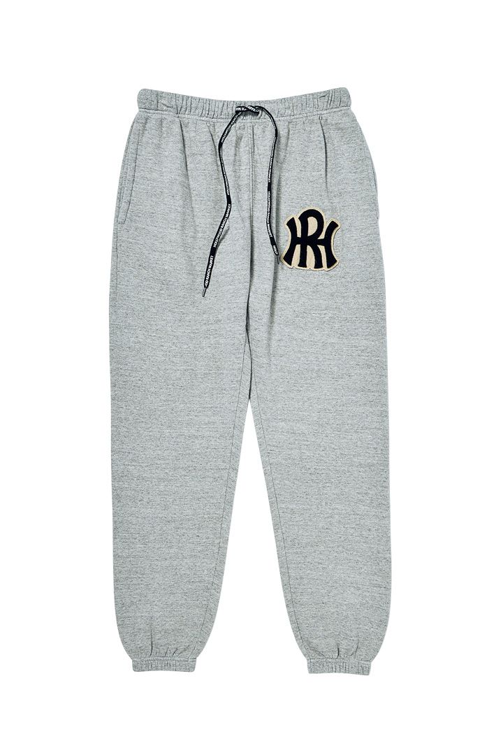 ラクだし、おしゃれだし、何枚持っててもまだ欲しい！スウェットアイテム11選