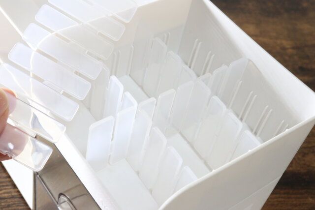 ダイソー 多機能引き出しケース（仕切板付） 仕切り