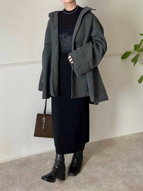 GU2ピースビスチェセットワンピースのダークトーンコーデ