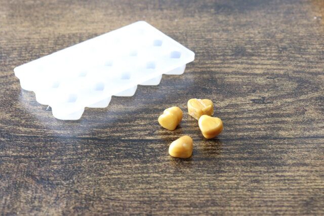 セリアのシーリングワックス用シリコーン型は余ったワックスでかわいい形が作れる