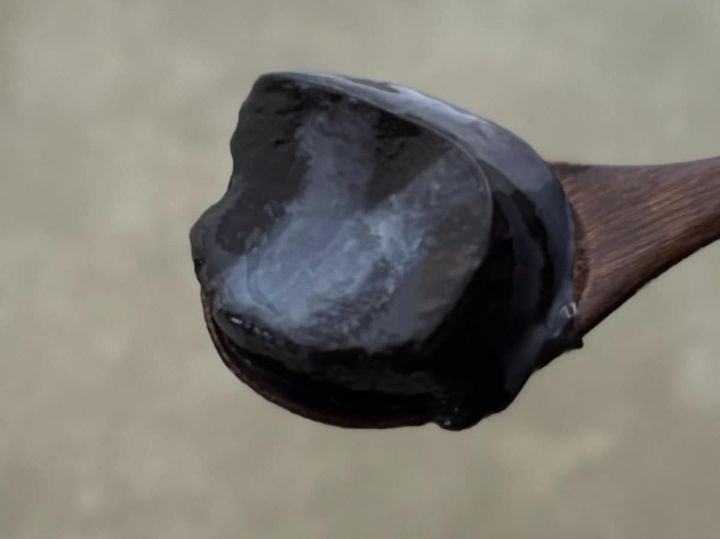 この黒さはインパクト大！【ローソン】新作“変わり種”ゼリーの味は？