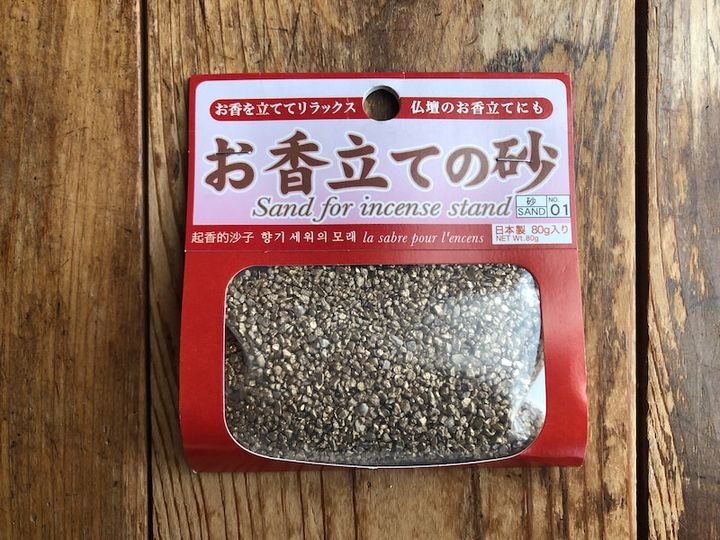 100均ダイソーの「お香立ての砂」