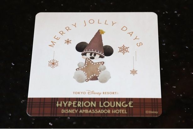 「“ディズニー・クリスマス”スペシャルドリンク」をオーダーするともらえるオリジナルコースター