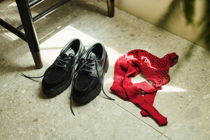 シューズ（LAYAS）、メッシュタイツ（GLEN CLYDE）