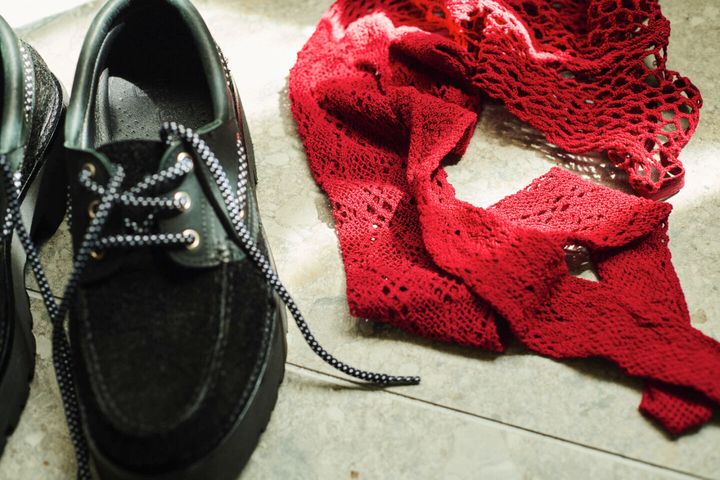 シューズ（LAYAS）、メッシュタイツ（GLEN CLYDE）