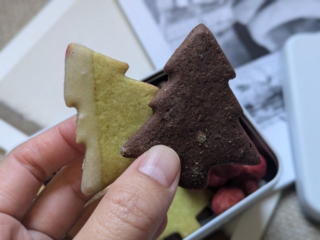 ショコラとピスタチオの2種のツリーサブレ