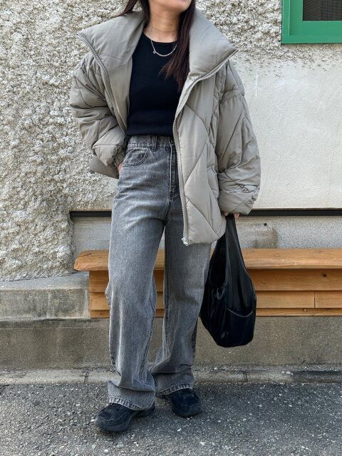 2025冬大人女性ダウンカジュアルコーデ