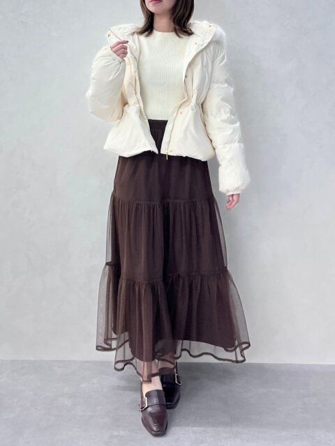 2025冬大人女性ダウンフェミニンコーデ