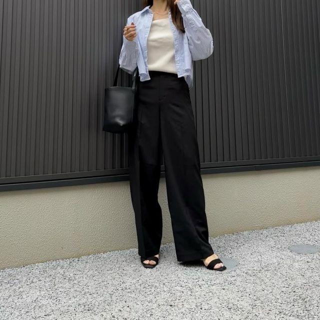 UNIQLO「感動ワイドパンツ」