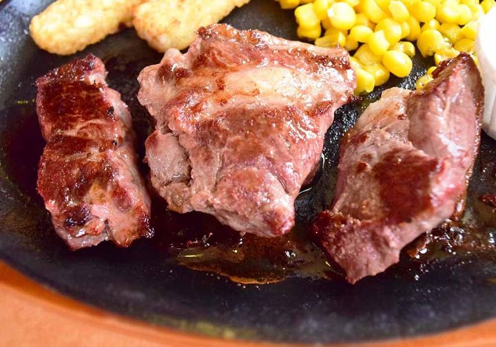 嚙み応え抜群でラムの旨味が広がります