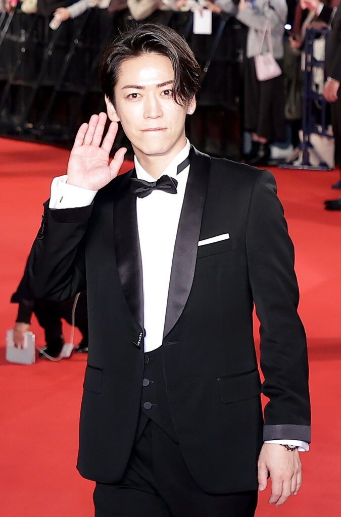 全世界シリーズ累計で1,500万部を突破したワイン漫画の金字塔「神の雫」が2026年にテレビアニメ化することを20日、公式Xで発表しました。主人公の神崎 雫（かんざき しずく）を演じるのはタレントで俳優の亀梨和也さん（39）。