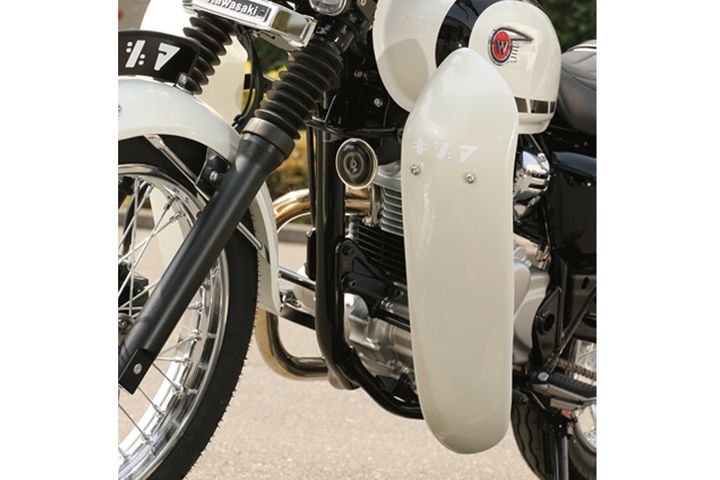 KIJIMAの「タイムレス・レトロ」際立つレトロなスタイリング！｜カワサキ・W230