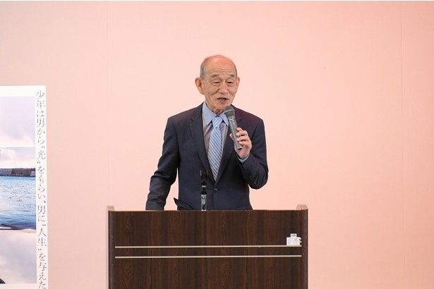 笹野は、孤独な三浦を見守る漁業組合の荒川役 [c]2025「港のひかり」製作委員会