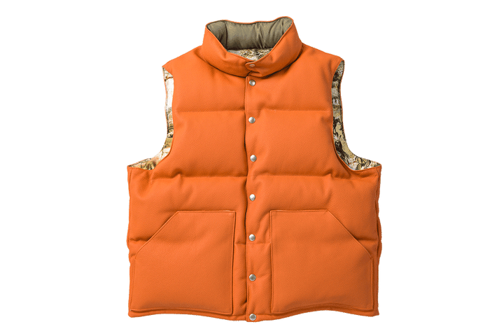 〈ナイスネス〉のダウンベスト