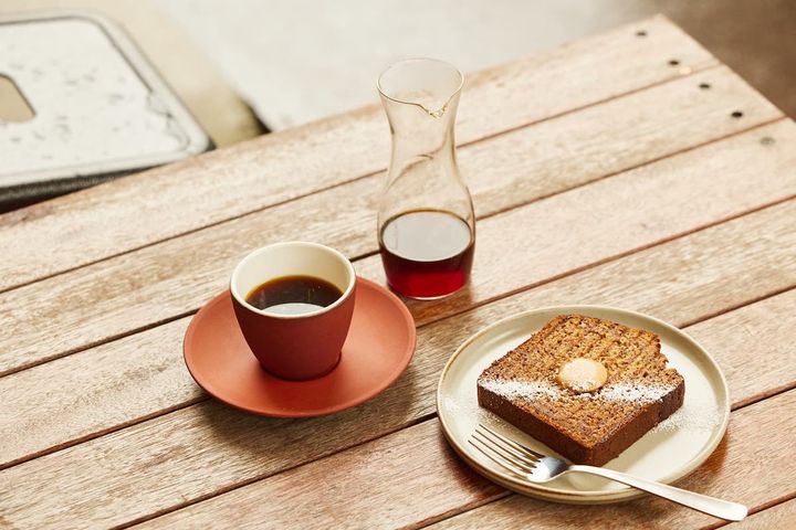 「ドリップコーヒー」700円、「バナナブレッド エスプレッソバター添え」700円