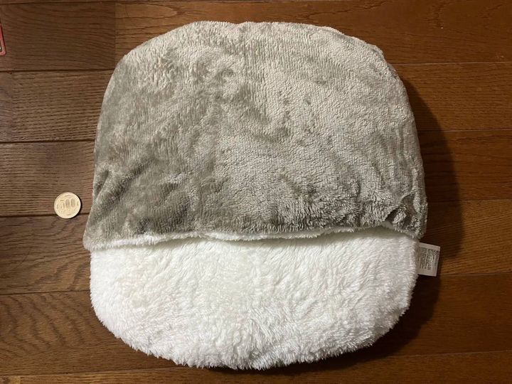 DAISO(ダイソー)：フットウォーマー(フランネル調、吸湿発熱)