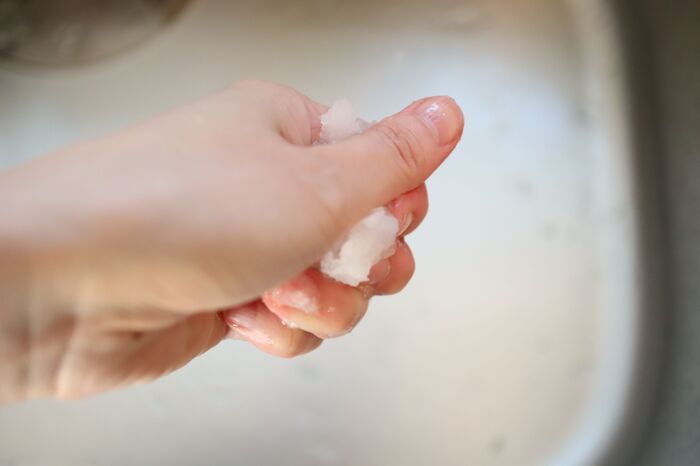 チューブわさびが秒で『生わさび食感』に！味をレベルアップさせる【魔法のちょい足し】試してみた！