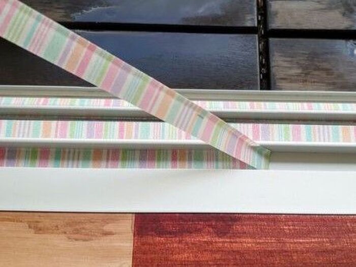 サッシの溝を「超簡単」に掃除する裏ワザ。なるほど、この手があったわ…！！