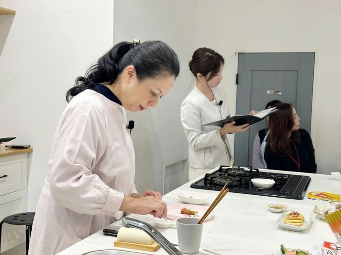 もう「残されるおせち」は卒業！料理家・𠮷田麻子さん×一正蒲鉾が提案する〈おせちハック〉とは？【発表会レポ】