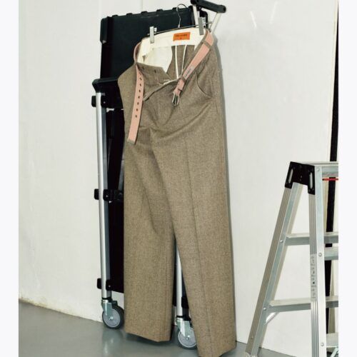 なぜ今、ワイドスラックスが「バズっている」のか？ ちょいクラシックアイテムをモダンに昇華させる”たった一つの法則”