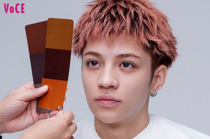 瞳の色をチェック