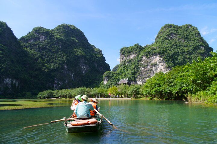 ベトナム・ニンビンの絶景を楽しむ1泊2日の冒険旅