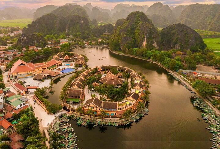 ベトナム・ニンビンの絶景を楽しむ1泊2日の冒険旅