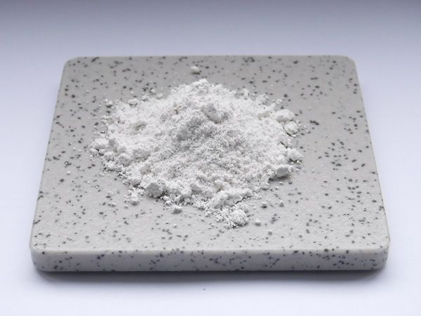 環境にやさしい「シーシェルチョーク」は黒板アートにもおすすめ。ホタテの貝殻を有効活用！