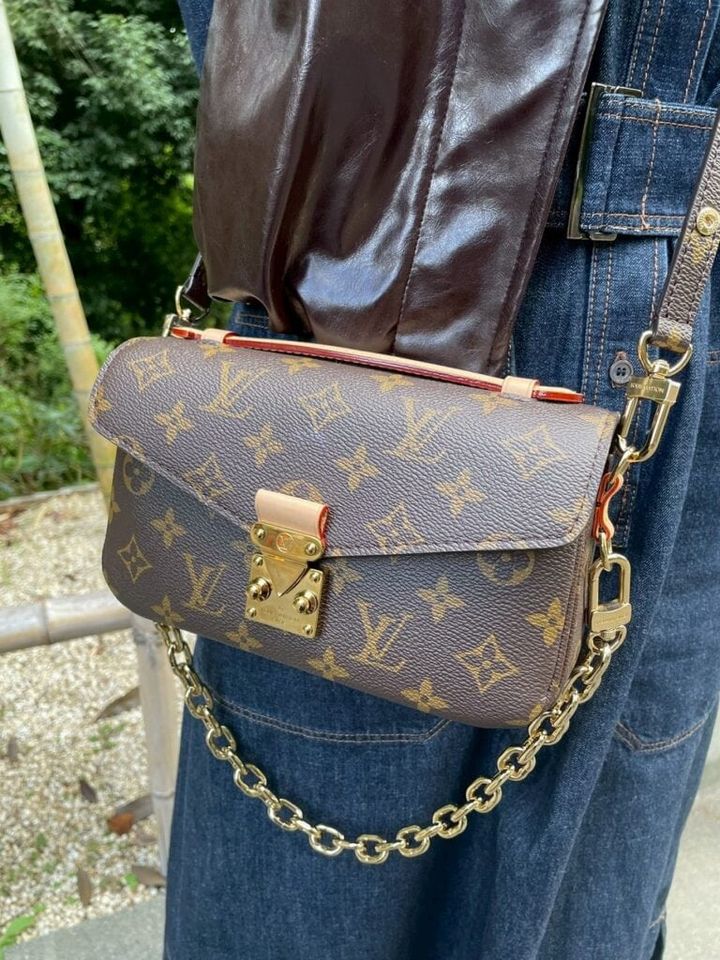 「ルイ・ヴィトン」のバッグ