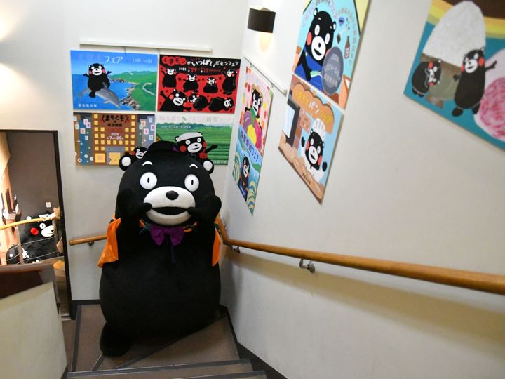 すてきな絵がいっぱいだモン＝10月8日、東京都中央区