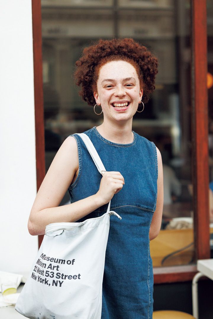 個性もあって、ファッションのポイントにもなって素敵！一度はしてみたいカーリーヘア4選