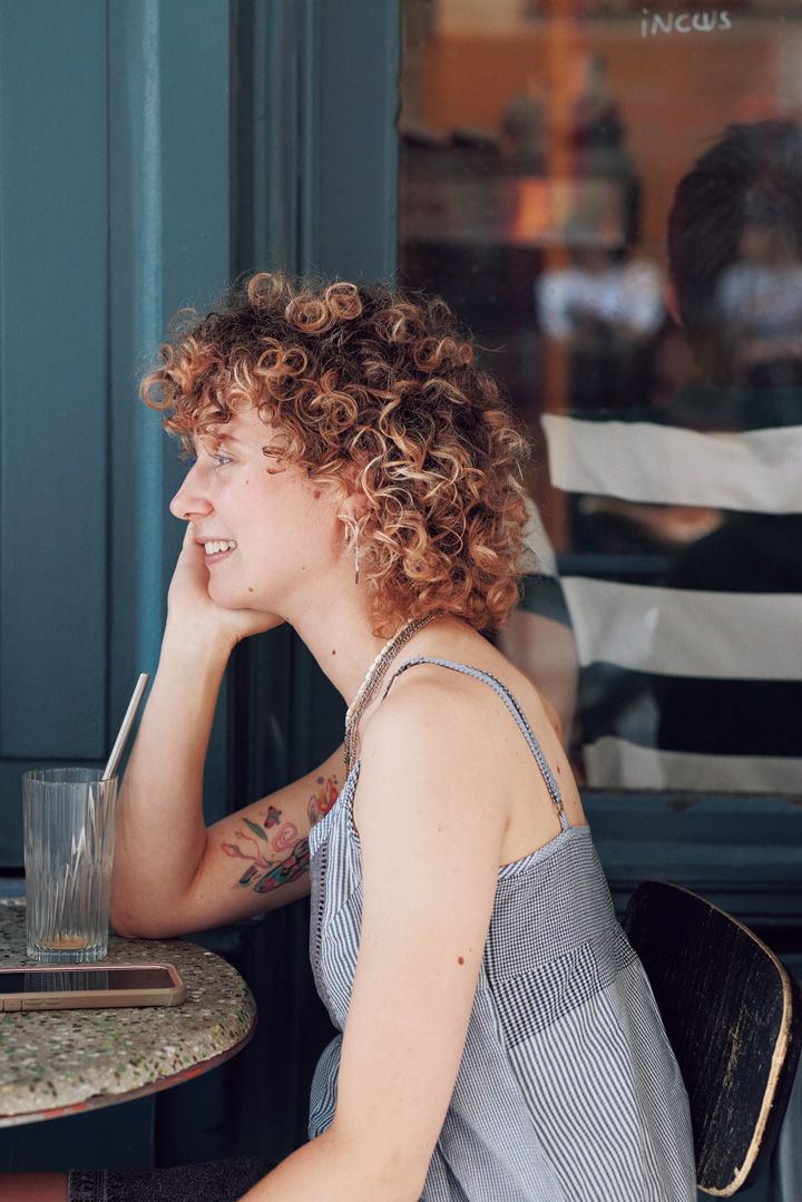 個性もあって、ファッションのポイントにもなって素敵！一度はしてみたいカーリーヘア4選