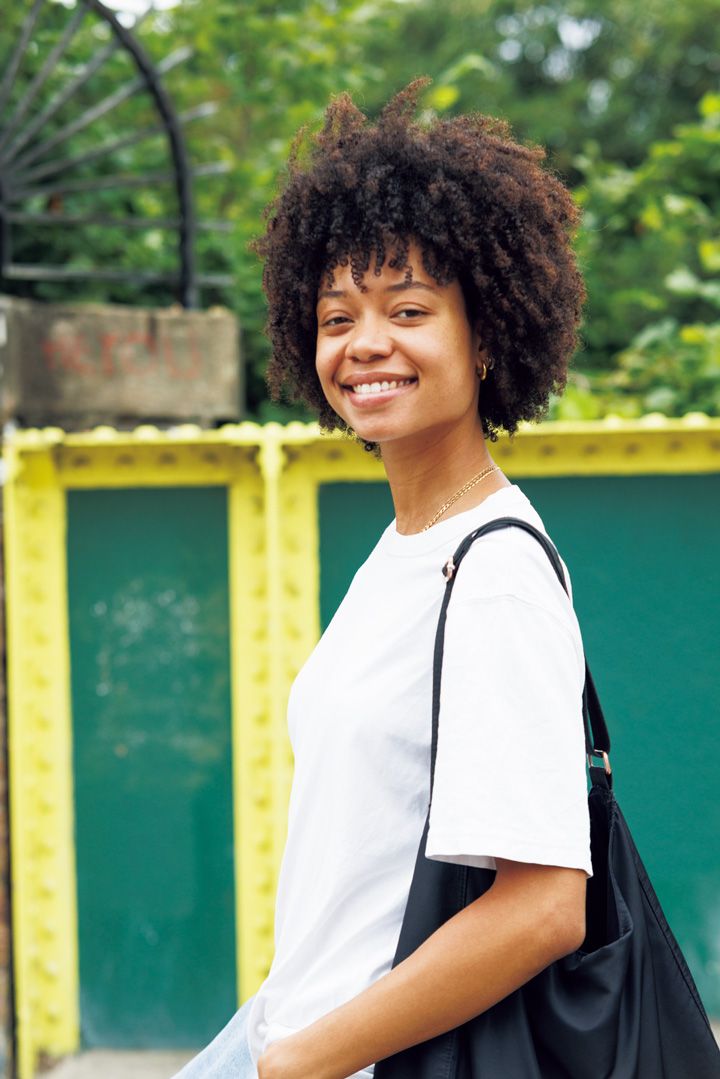 個性もあって、ファッションのポイントにもなって素敵！一度はしてみたいカーリーヘア4選