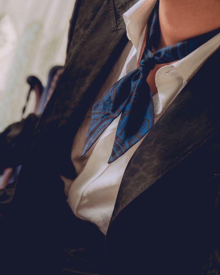 「ETRO per Kaito Takahashi」ホリデーリミテッドエディション ペイズリーナ ブルー 5×85cm ¥31,900