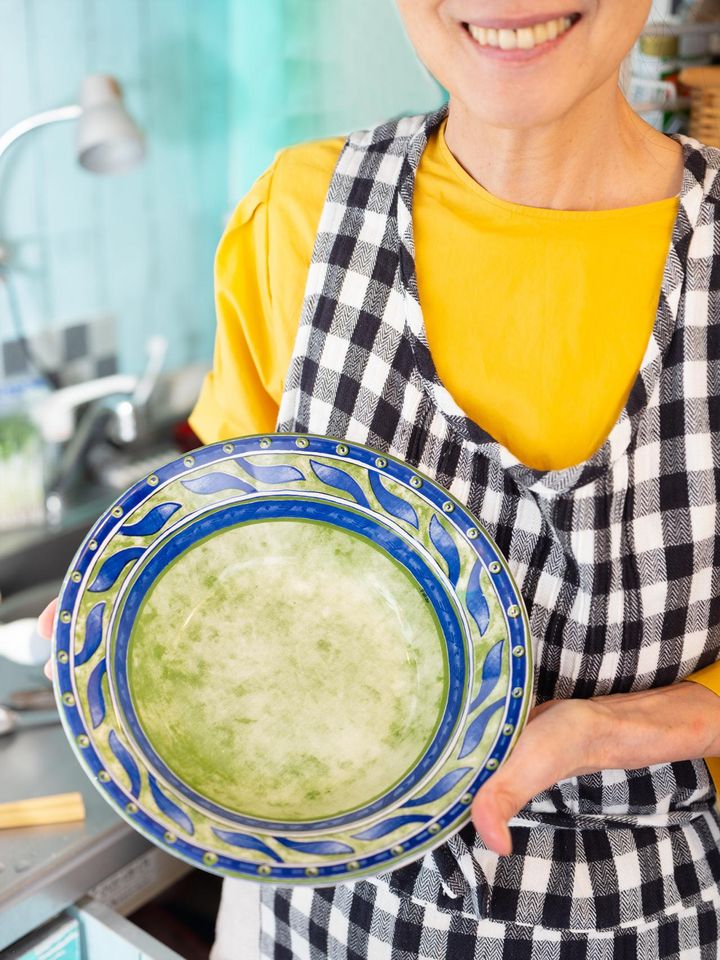 食器は地区のリサイクルセンターをよく利用します。「古い食器を引き取ってもらい、出品されている新品の食器をゲットします」