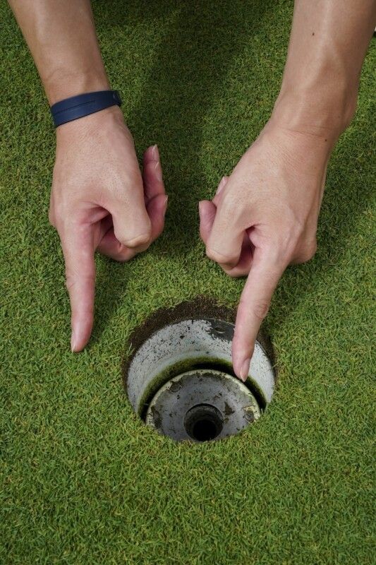 絶対に入れたいパットの正解とは？「真っすぐ強め」では入らない！