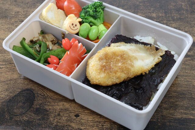 セリアに面白いデコレーションピックス 森の仲間たち 10P