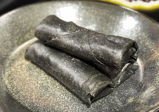 黒いすき焼き春巻き