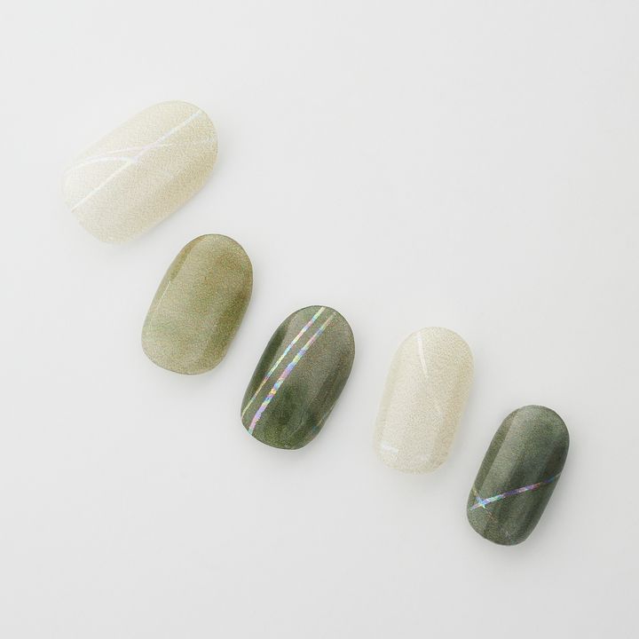 7nanaの草原ネイルのチップ