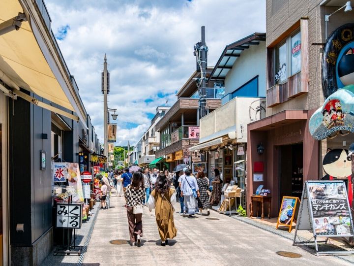 All About ニュース編集部が全国250人を対象に実施した「古都に関するアンケート」の調査結果から、街並みが美しいと思う「日本の古都」ランキングを発表！ 2位「鎌倉」を抑えた1位は？