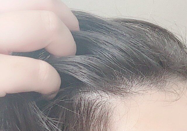 スリーコインズのAUSヘアパウダーシート〈整髪料〉でサラサラになった髪