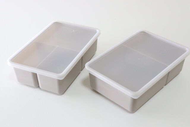 仕切り付き保存容器