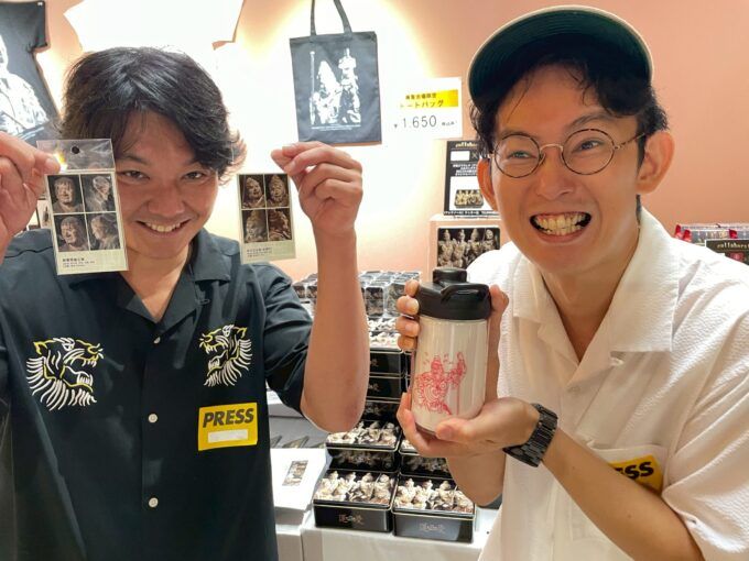 お笑い芸人の先輩 ロビンソンズ山﨑昇さん、芦沢ムネトさん 【報道向け内覧会で撮影】