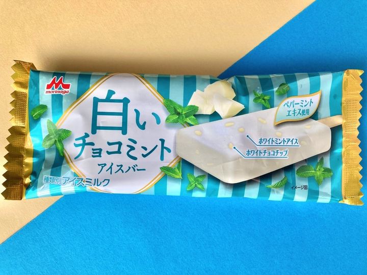 白い見た目に驚き！ 爽快感とクリーミーさが絶妙「白いチョコミントアイスバー」