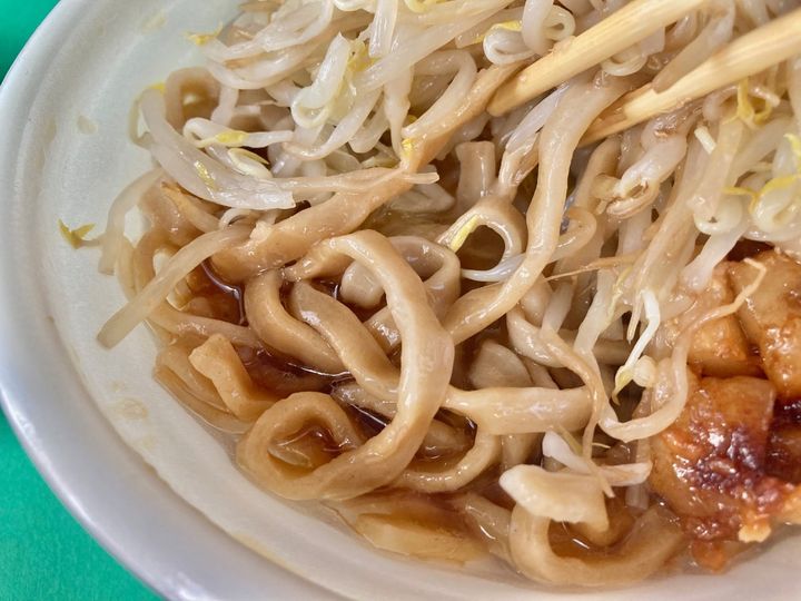 1食当たり1028kcal！やっぱりウマい！【セブン】名店監修の背徳感マシマシラーメン