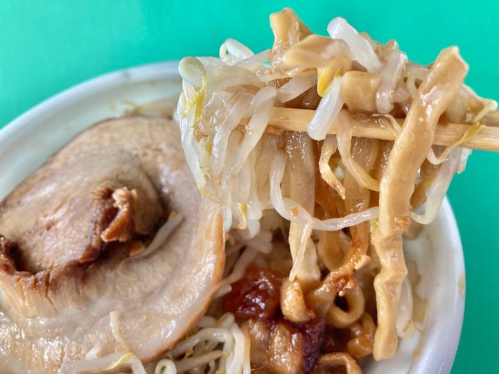 1食当たり1028kcal！やっぱりウマい！【セブン】名店監修の背徳感マシマシラーメン