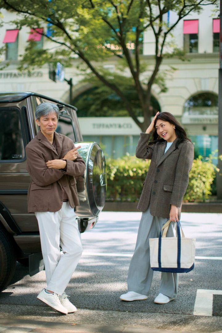 ピアス¥24,640／フェルセラ（ズットホリック） 【夫】ジャケット¥46,200／サンディニスタ（カバーコード ナカメグロ）、ニット¥24,200、パンツ¥16,500、靴［オープン価格］¥14,300／ともにアディダス ゴルフ（アディダスゴルフお客様窓口）、靴下／私物