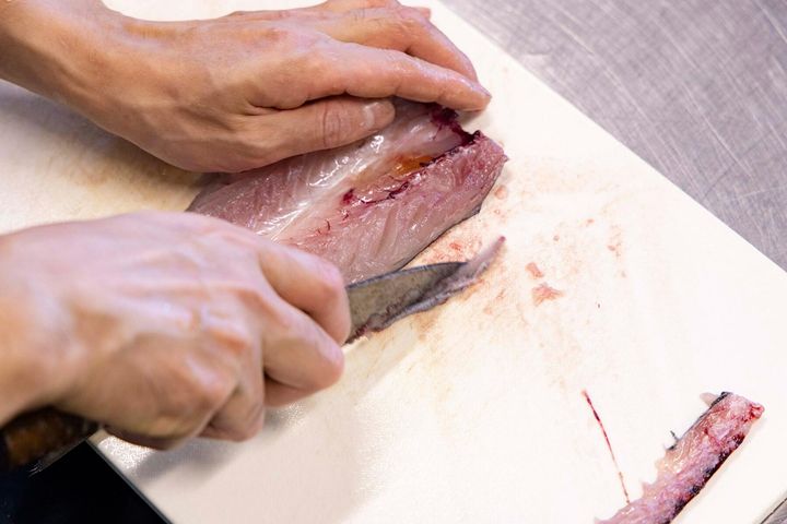 背ビレを取り外す